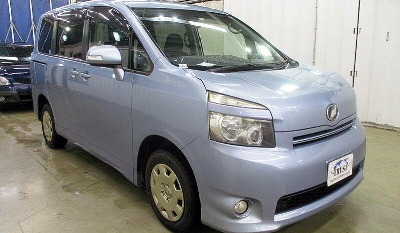 TOYOTA VOXY, X, 2008, S/N 224073 complet
